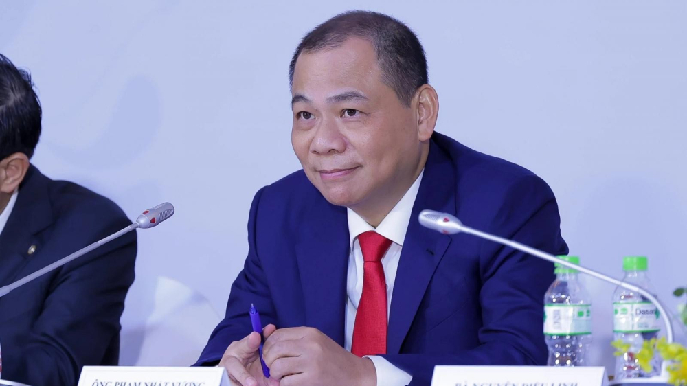 Tỷ phú Phạm Nhật Vượng tại Đại hội cổ đông của tập đoàn Vingroup Tỷ phú Phạm Nhật Vượng tại Đại hội cổ đông của tập đoàn Vingroup