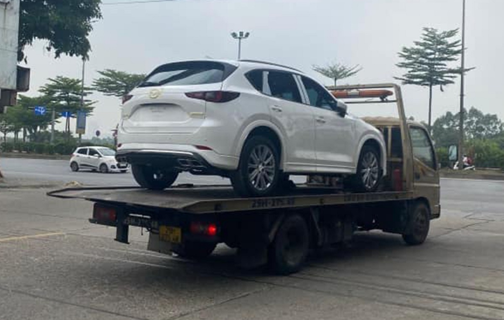 Mazda CX-5 2023 lộ diện trên đường phố Việt Nam, chuẩn bị đánh phủ đầu Honda CR-V Mazda CX-5 2023 lộ diện trên đường phố Việt Nam, chuẩn bị đánh phủ đầu Honda CR-V