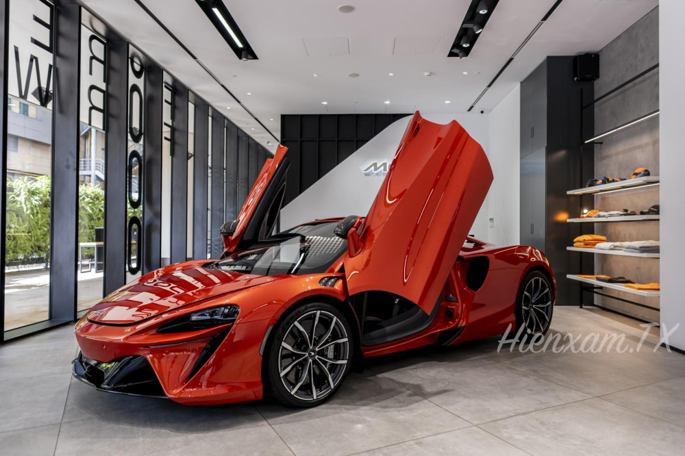 Showroom mới của McLaren tại thành phố Hồ Chí Minh.
