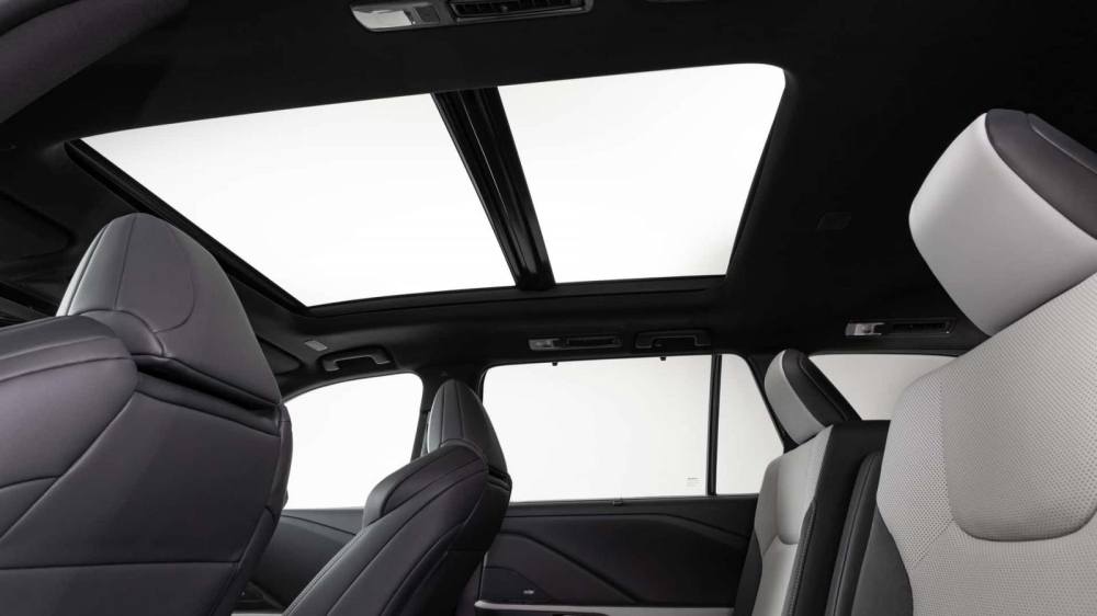 Cửa sổ trời toàn cảnh của Lexus TX 2024