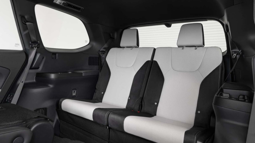 Hàng ghế thứ 3 của Lexus TX 2024 đủ chỗ cho 2 người ngồi