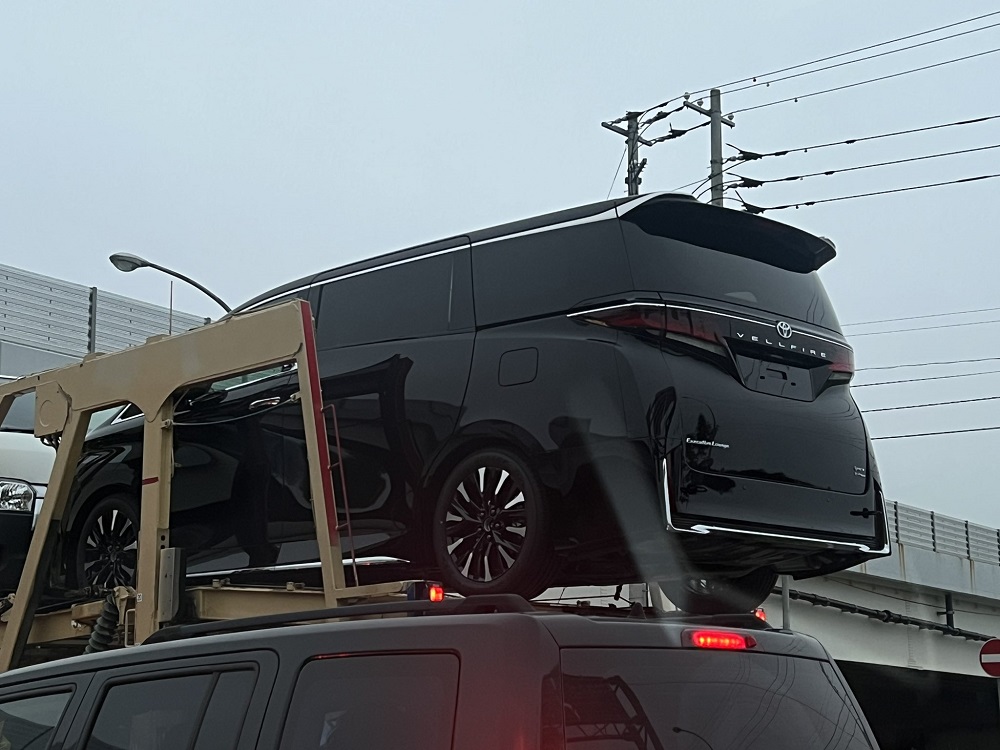 Toyota Vellfire 2023 màu đen