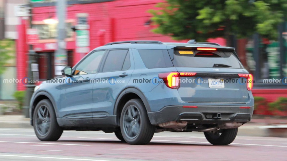 Ford Explorer 2024 có thêm đèn hậu mới