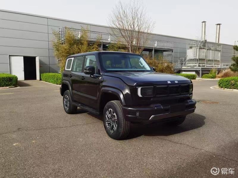 Vén màn Beijing BJ40 thế hệ mới với thiết kế như vua việt dã Mercedes-Benz G-Class Vén màn Beijing BJ40 thế hệ mới với thiết kế như vua việt dã Mercedes-Benz G-Class