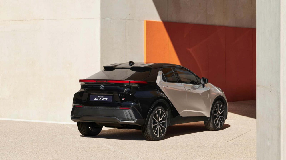 SUV cỡ B Toyota CHR 2024 trình làng với thiết kế độc đáo hơn Yaris