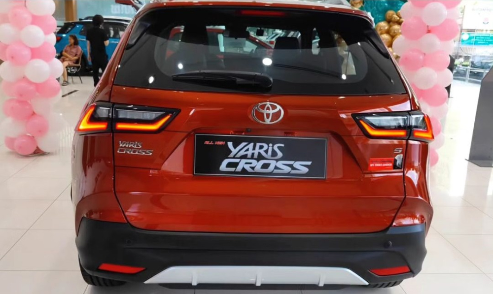 Toyota Yaris Cross 2023 tại Campuchia không có gói phụ kiện GR Sport như xe ở Indonesia