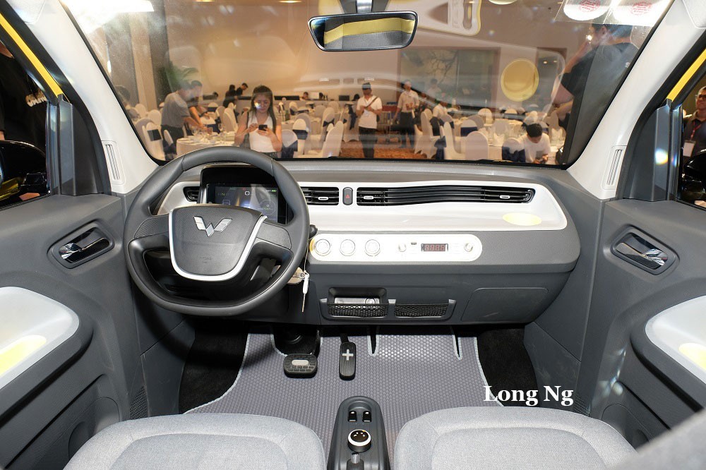 Nội thất của Wuling Hongguang Mini EV bán tại Việt Nam