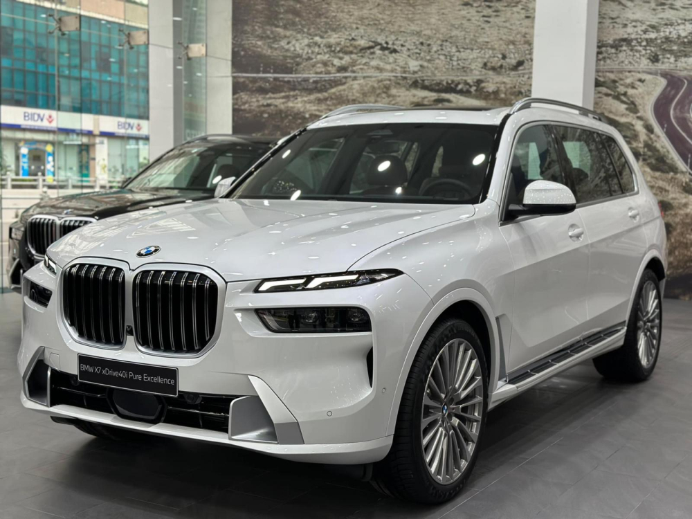 SUV hạng sang BMW X7 giảm giá kinh hoàng, rẻ hơn vài tỷ đồng so với Lexus LX600 SUV hạng sang BMW X7 giảm giá kinh hoàng, rẻ hơn vài tỷ đồng so với Lexus LX600