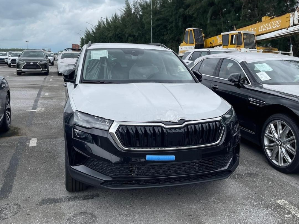 Thêm xe Skoda cập cảng Việt Nam, lần này là đối thủ của Toyota Corolla Cross