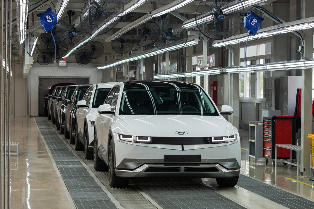 Hyundai Ioniq 5 chính thức được bán ở Việt Nam, lắp ráp trong nước, giá từ 1,3 tỷ đồng Hyundai Ioniq 5 chính thức được bán ở Việt Nam, lắp ráp trong nước, giá từ 1,3 tỷ đồng