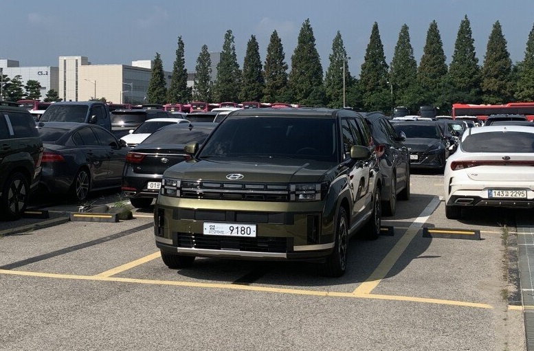 Hyundai Santa Fe 2024 màu xanh lá Hyundai Santa Fe 2024 màu xanh lá