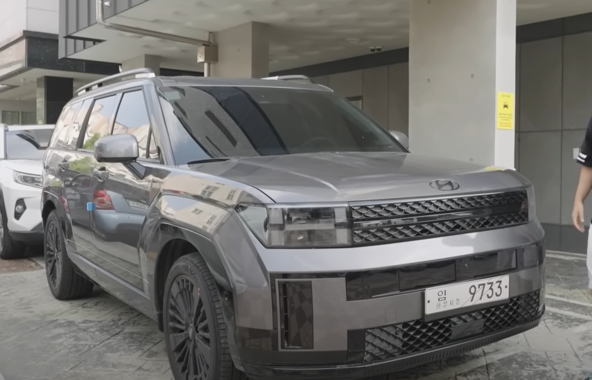 Hyundai Santa Fe 2024 màu xám Hyundai Santa Fe 2024 màu xám