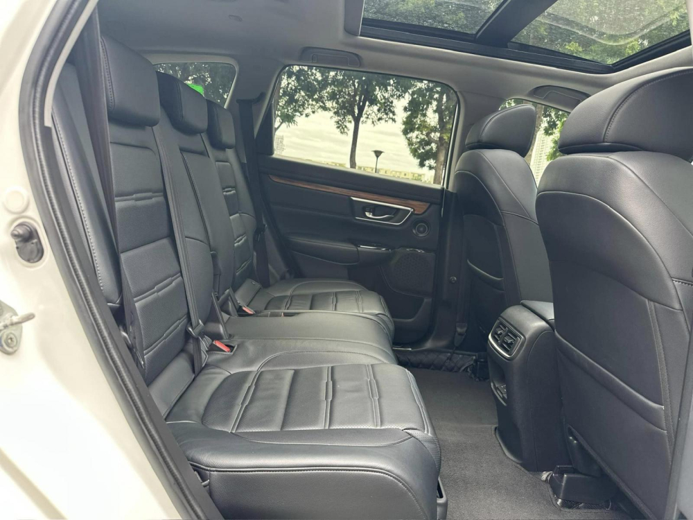 Hàng ghế thứ hai của Honda CR-V L