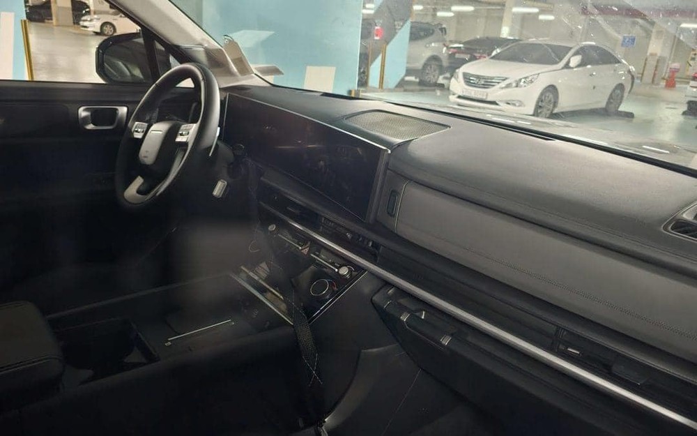 Hyundai Santa Fe 2024 có 3 màn hình cỡ lớn trong xe Hyundai Santa Fe 2024 có 3 màn hình cỡ lớn trong xe