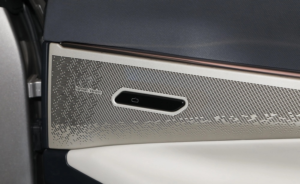 Lynk & Co 08 dùng hệ thống âm thanh Harman Kardon 23 loa Lynk & Co 08 dùng hệ thống âm thanh Harman Kardon 23 loa