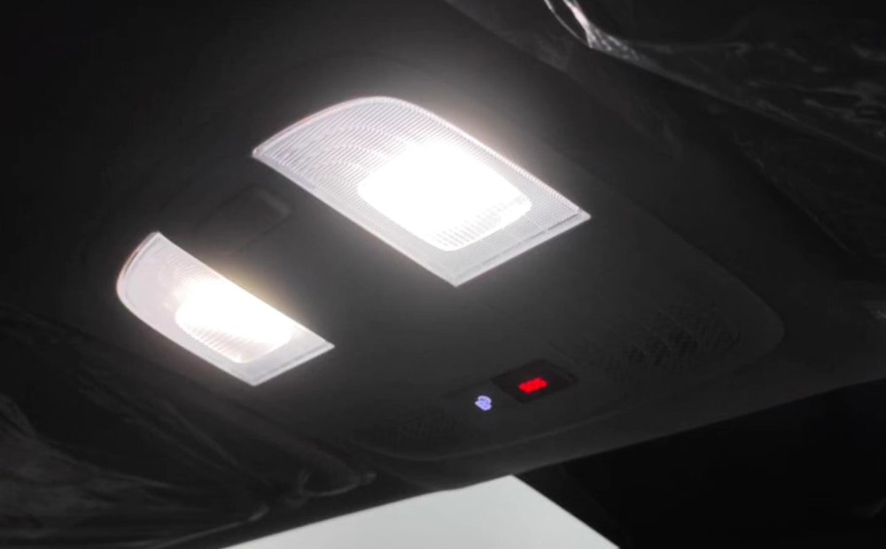 Hyundai Stargazer X dùng đèn nội thất dạng LED