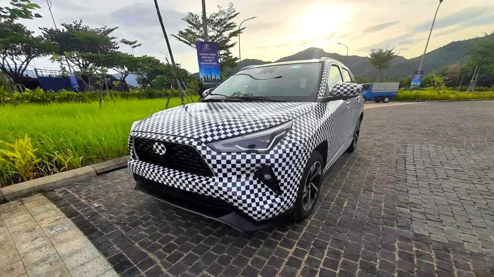 Toyota Yaris Cross 2023 đã xuất hiện tại Việt Nam, chuẩn bị làm khổ Hyundai Creta và Kia Seltos từ tháng sau