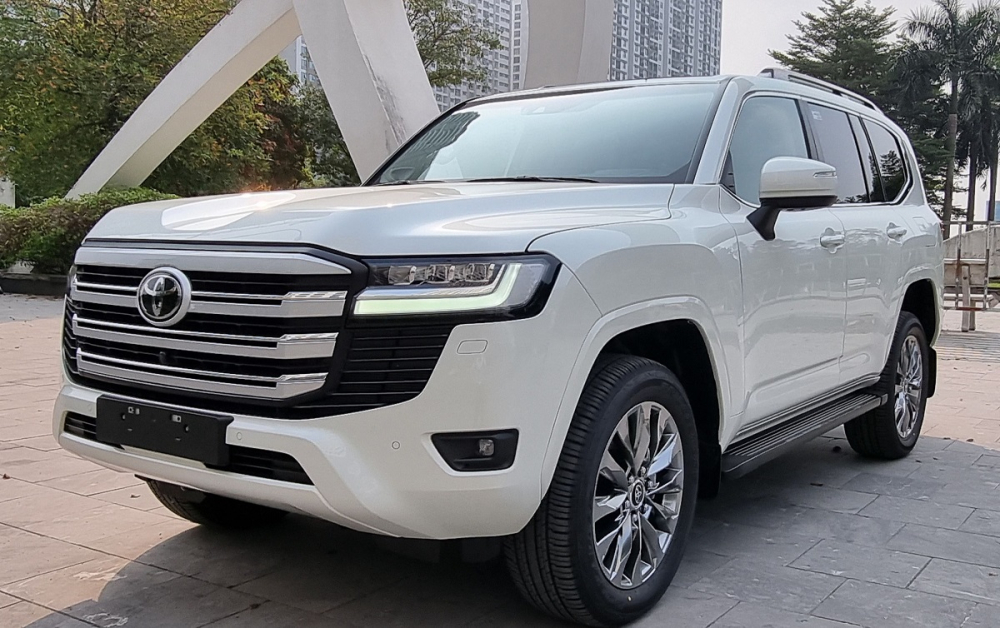 Xe chủ tịch Toyota Land Cruiser LC300 đạt doanh số cao nhất từ trước đến nay ở Việt Nam