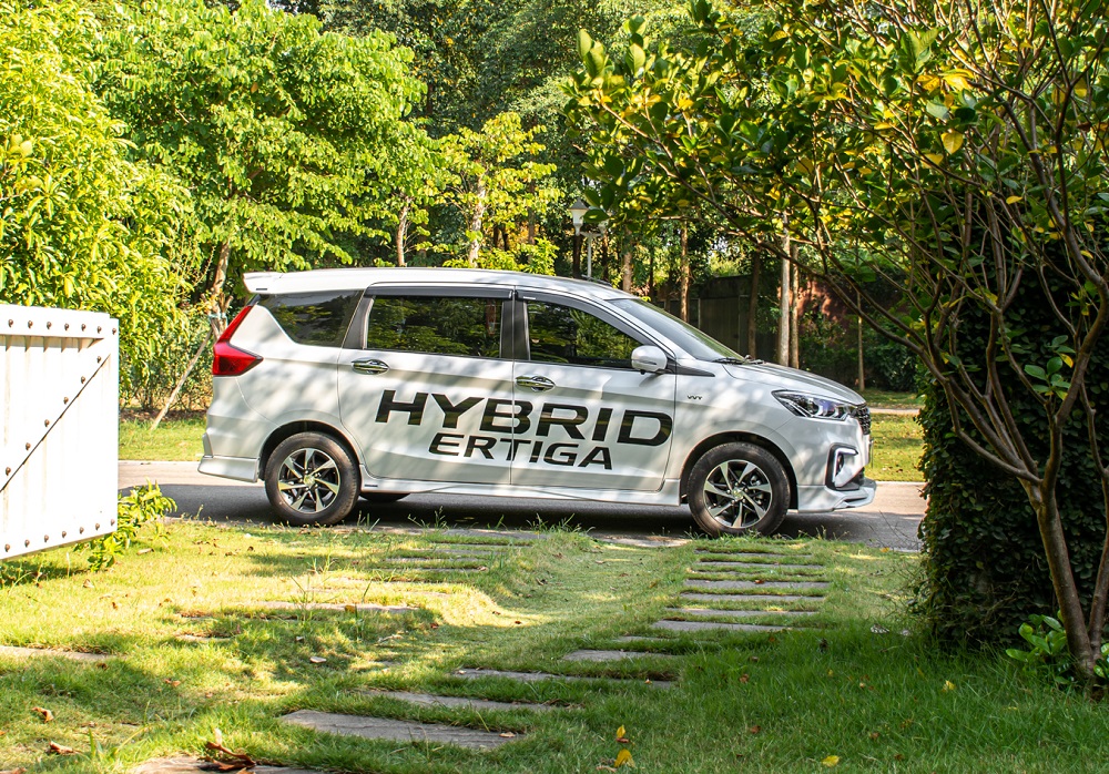 Suzuki Ertiga Hybrid 2023 dùng vành 15 inch