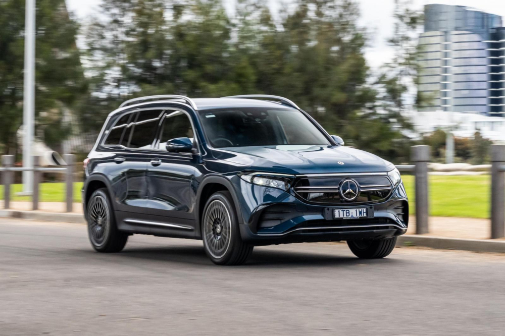 SUV điện Mercedes-Benz EQB chính thức được chốt giá tại Việt Nam, rẻ hơn cả GLC 200