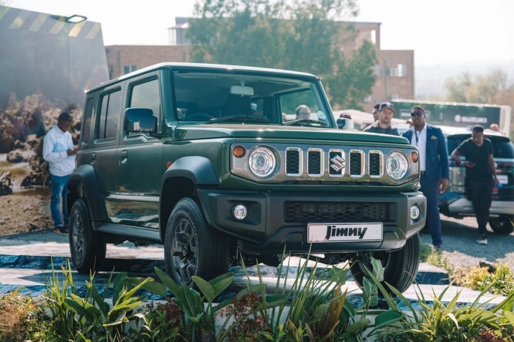 “Tiểu G63” Suzuki Jimny 5 cửa tiếp tục ra mắt thị trường thế giới, có thêm màn hình giải trí 9 inch