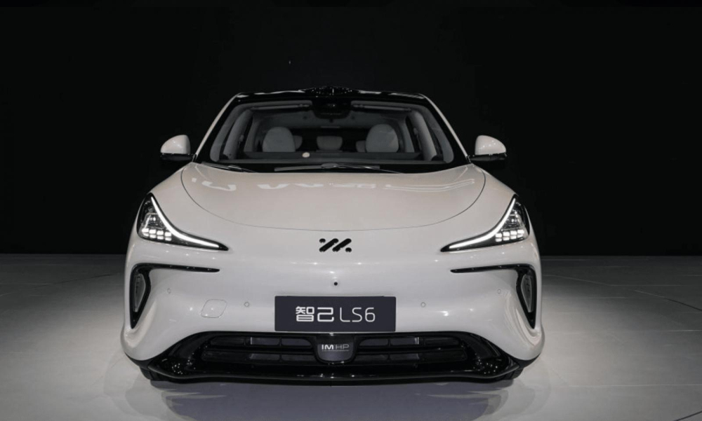 IM Motors LS6 "bán chạy như tôm tươi" tại triển lãm ô tô Thành Đô, lăn bánh được 500 km chỉ sau 15 phút sạc