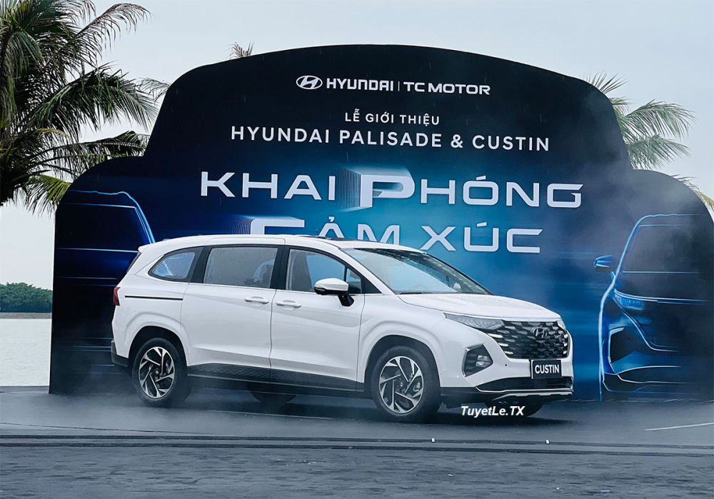 Đi trước Toyota Innova Cross một bước, Hyundai Custin trình làng tại Việt Nam, giá từ 850 triệu đồng