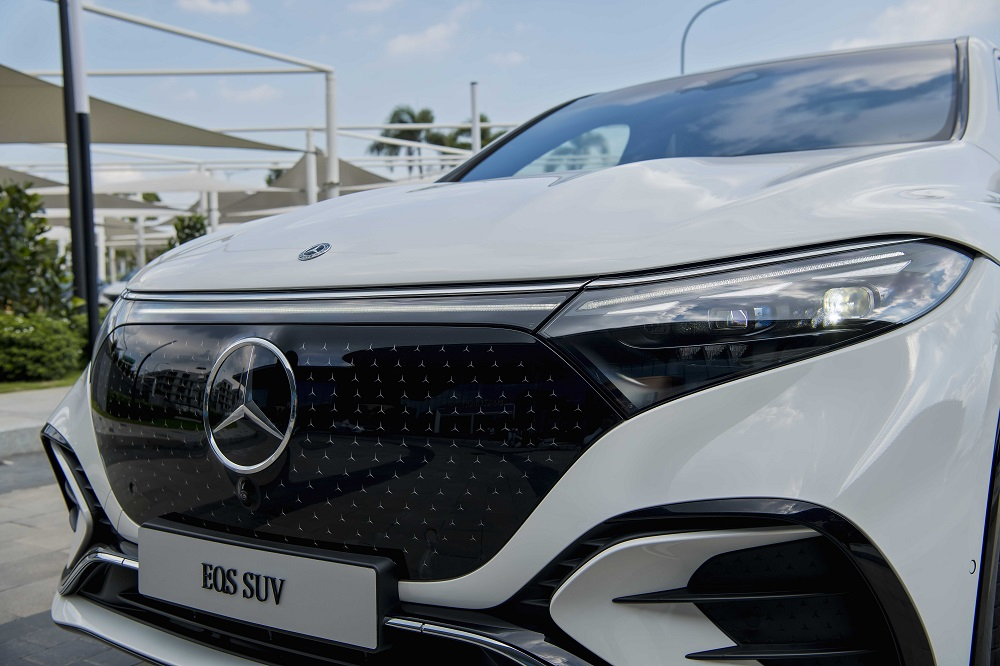 Cận cảnh đầu xe của Mercedes-Benz EQS SUV Cận cảnh đầu xe của Mercedes-Benz EQS SUV