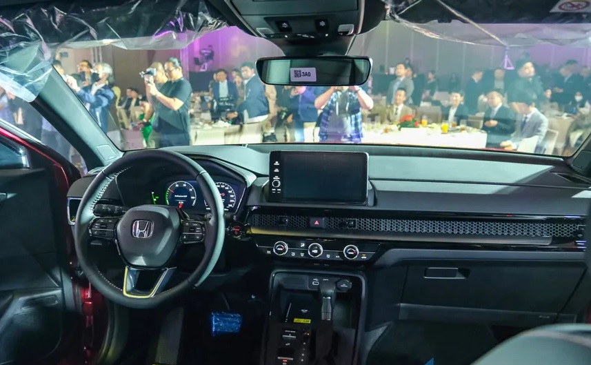 Nội thất của Honda CR-V 2024 tại Việt Nam dự kiến sẽ có thiết kế tương tự xe ở những thị trường Đông Nam Á khác Nội thất của Honda CR-V 2024 tại Việt Nam dự kiến sẽ có thiết kế tương tự xe ở những thị trường Đông Nam Á khác