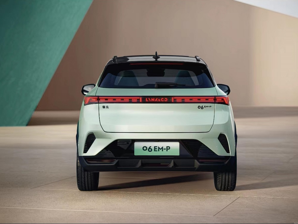 Thương hiệu Lynk & Co sắp bán xe ở Việt Nam ra mắt SUV mới, có thể chạy hơn 100 km mà không tốn xăng