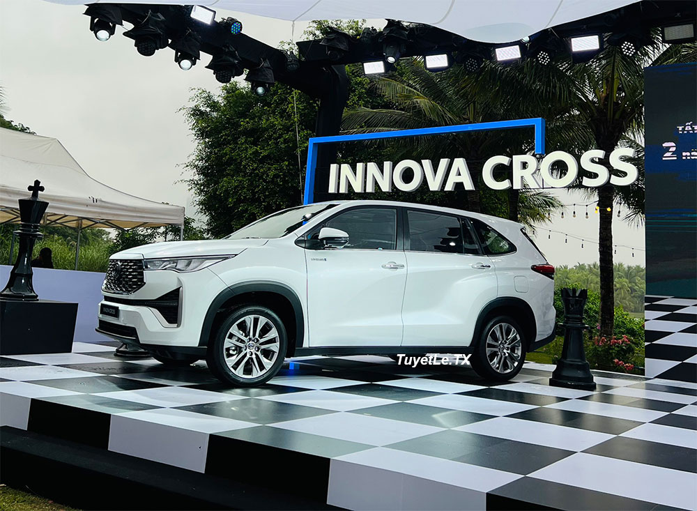 Toyota Innova Cross 2024 dùng khung gầm xe con