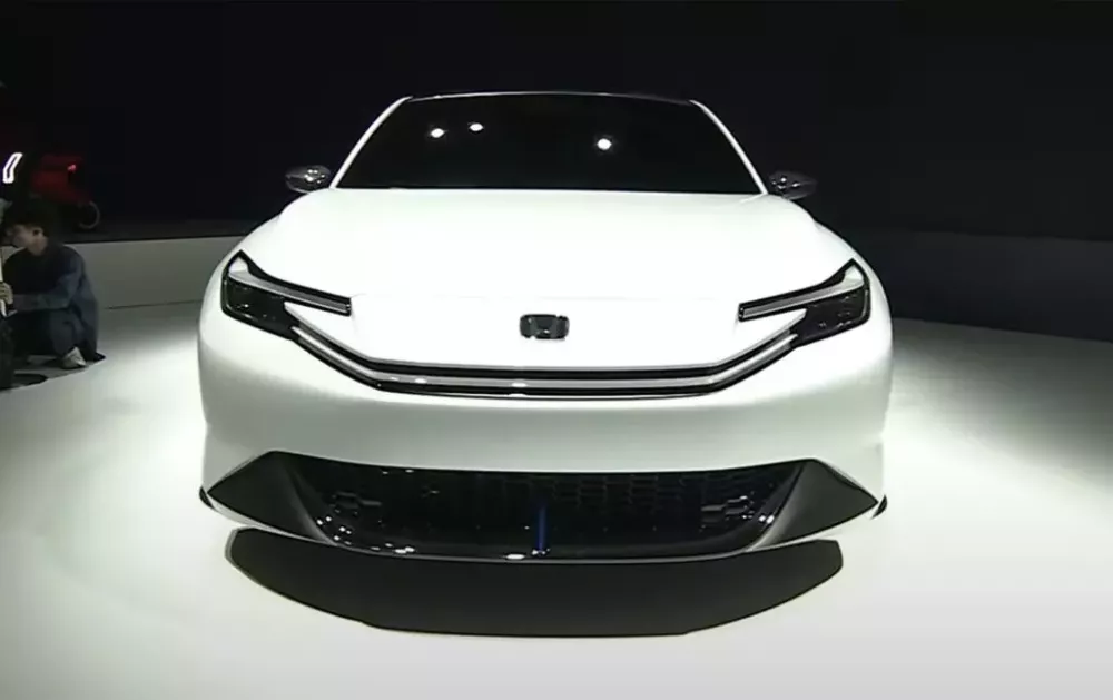 Honda Prelude sở hữu thiết kế đầu xe khá giống Toyota Honda Prelude sở hữu thiết kế đầu xe khá giống Toyota