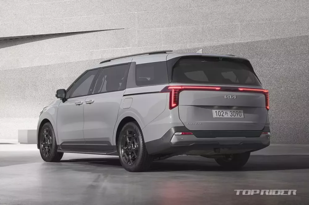 Đèn hậu mới của Kia Carnival 2024 cũng giống với Sorento Đèn hậu mới của Kia Carnival 2024 cũng giống với Sorento