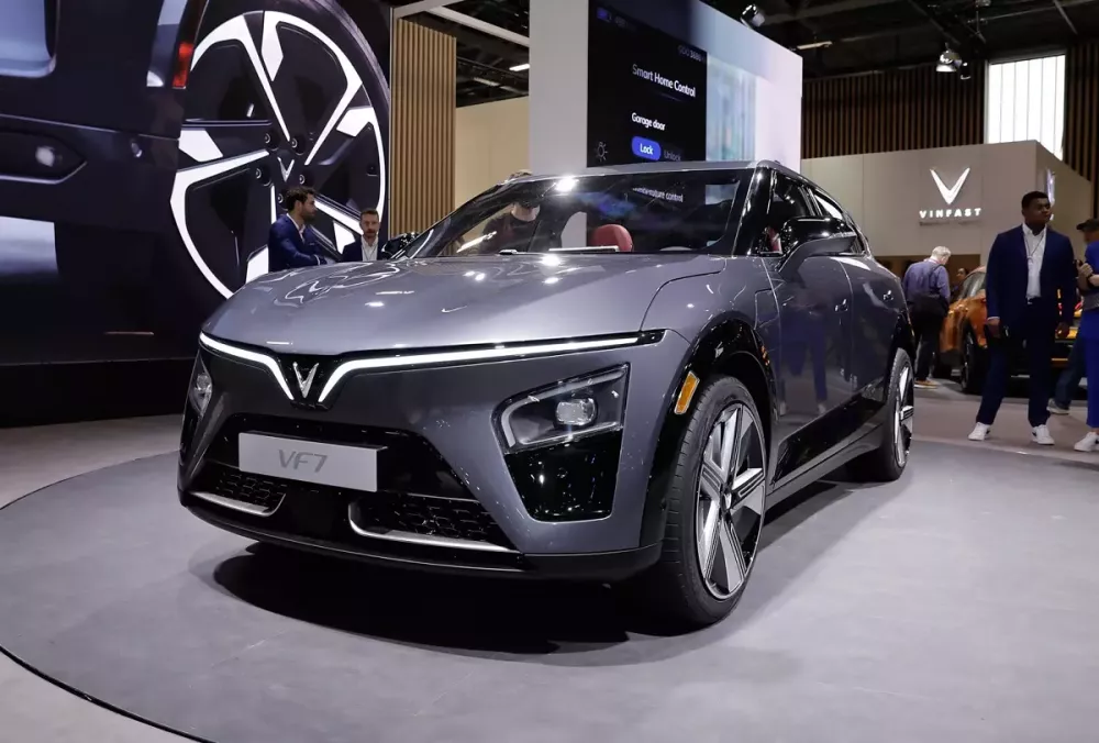 VinFast VF7 được chốt lịch ra mắt Việt Nam ngay trong tháng này