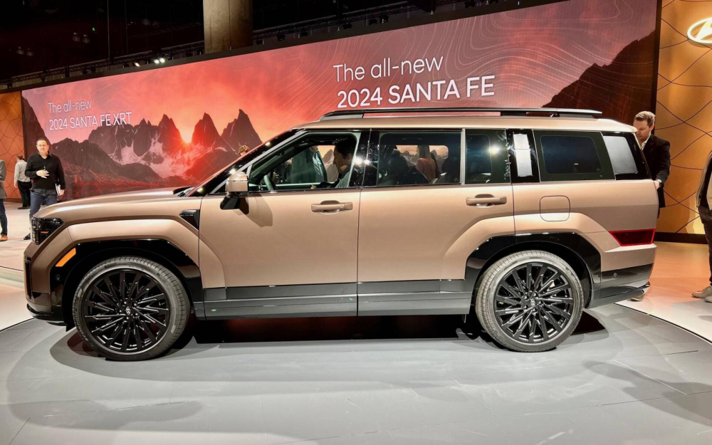 Hyundai Santa Fe 2024 có kích thước lớn hơn thế hệ cũ Hyundai Santa Fe 2024 có kích thước lớn hơn thế hệ cũ