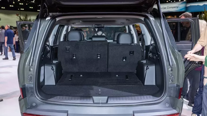 Khoang hành lý của Hyundai Santa Fe 2024 Khoang hành lý của Hyundai Santa Fe 2024