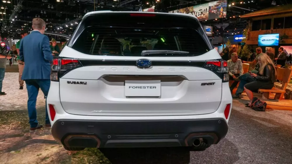 Subaru Forester 2024 được nâng cấp cả tính năng an toàn