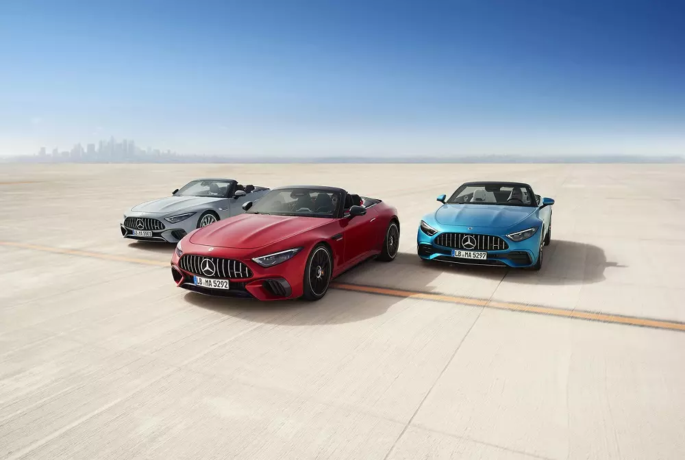 Xe hiệu suất cao Mercedes-AMG SL được mở bán ở Việt Nam với 2 phiên bản, giá từ 6,959 tỷ đồng