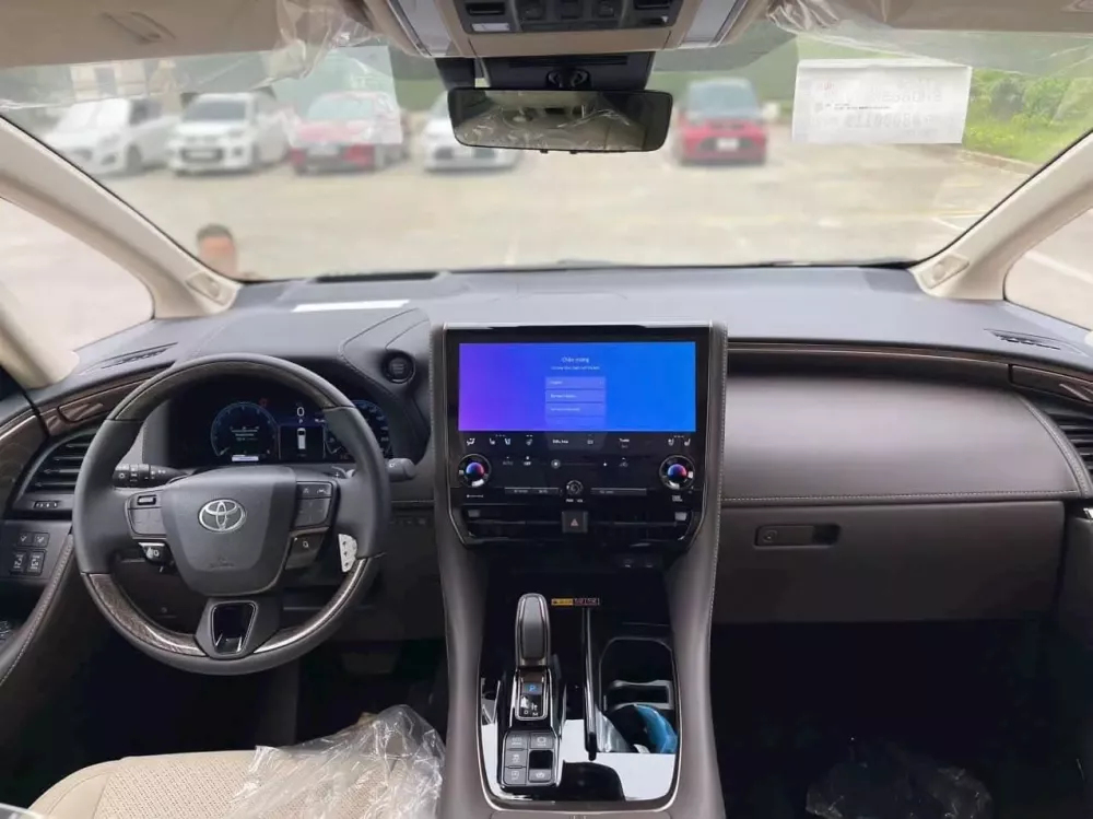 Khoang lái của Toyota Alphard 2024 Khoang lái của Toyota Alphard 2024