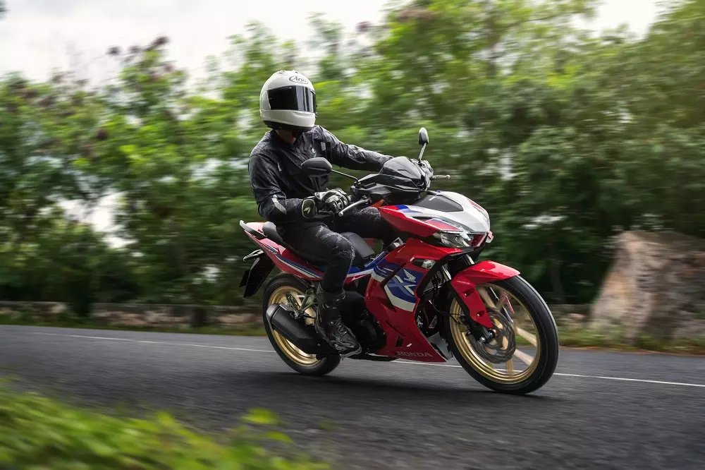 Honda Winner X 2024 có thêm bộ ly hợp hỗ trợ và chống trượt hai chiều Honda Winner X 2024 có thêm bộ ly hợp hỗ trợ và chống trượt hai chiều