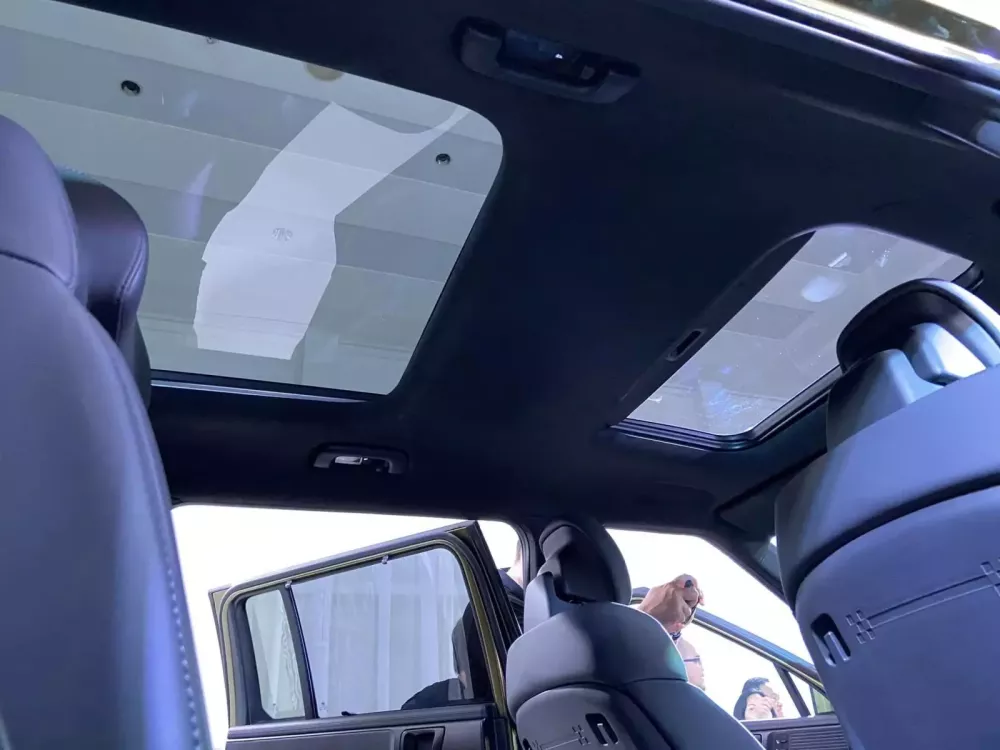 Hyundai Santa Fe 2024 có cửa sổ trời kép