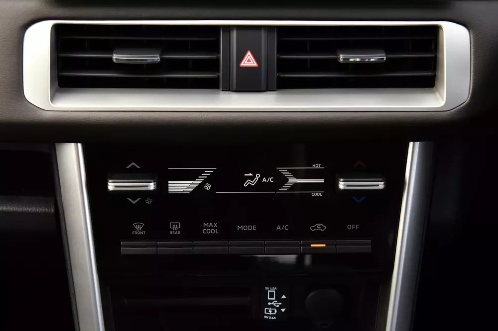 Mitsubishi Xpander HEV 2024 dùng điều hòa tự động