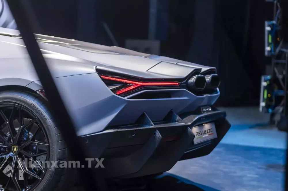 Lamborghini Revuelto Lamborghini Revuelto