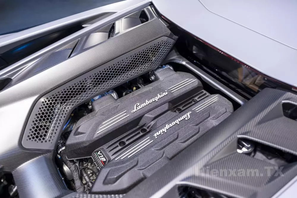 Lamborghini Revuelto Lamborghini Revuelto