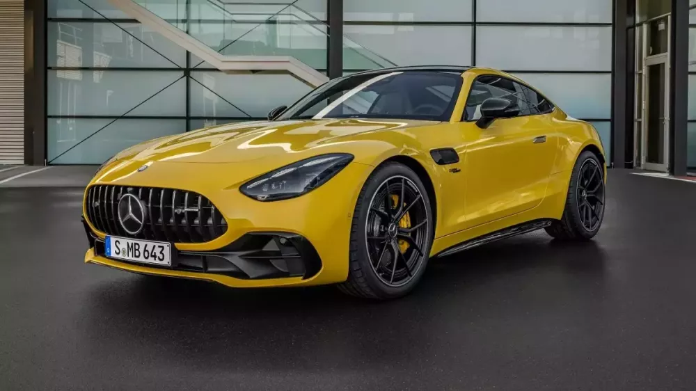 Vén màn xe thể thao Mercedes-AMG GT 43 2024 với động cơ nhỏ mà có võ Vén màn xe thể thao Mercedes-AMG GT 43 2024 với động cơ nhỏ mà có võ