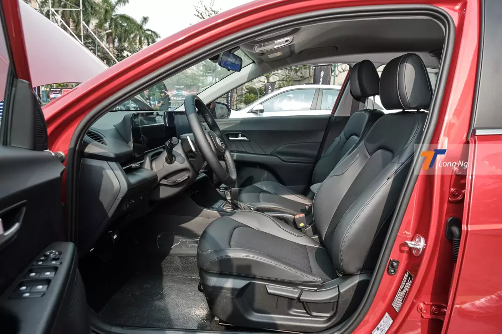 Hyundai Accent 2024 Front Seats