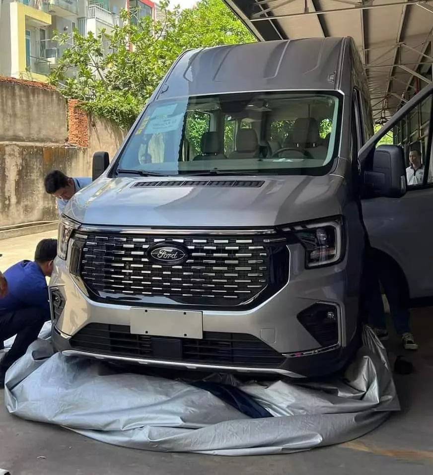 Ford Transit 2024 front grille