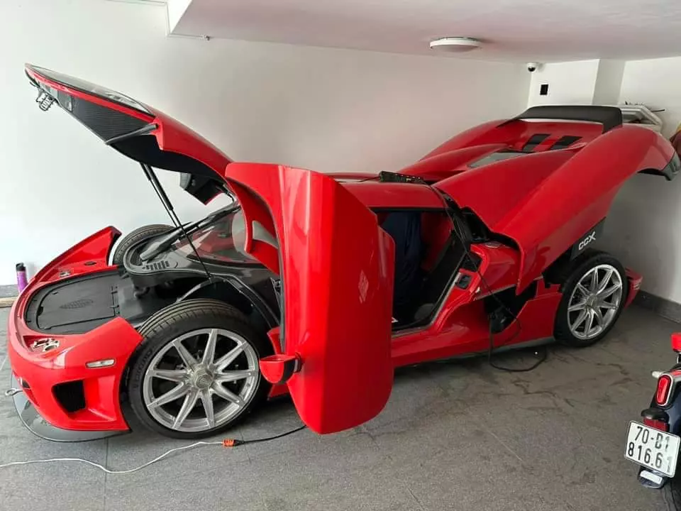 Koenigsegg CCX side view