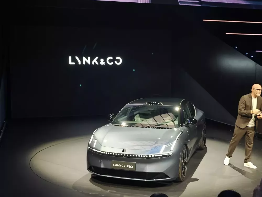 Lynk & Co vén màn ô tô điện đầu tay mang tên Z10 Lynk & Co vén màn ô tô điện đầu tay mang tên Z10