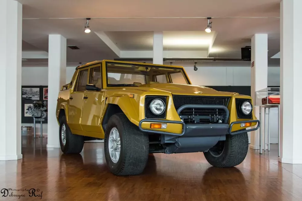 Another view of the Lamborghini LM002.